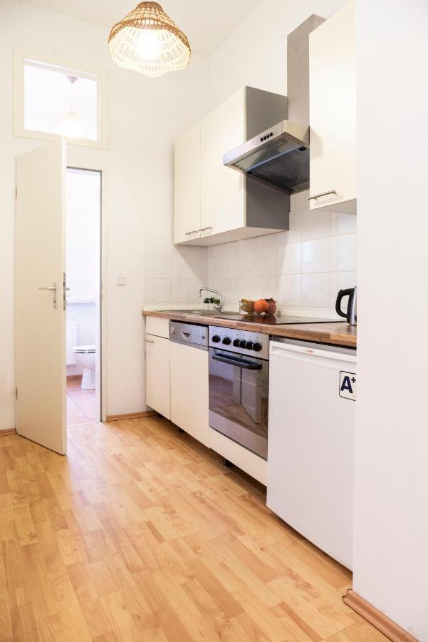 Cosy 2 Bedroom Apartment For 8 In Berlin Neukolln Экстерьер фото